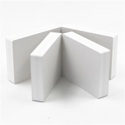 Tvrdý plastový list čistý